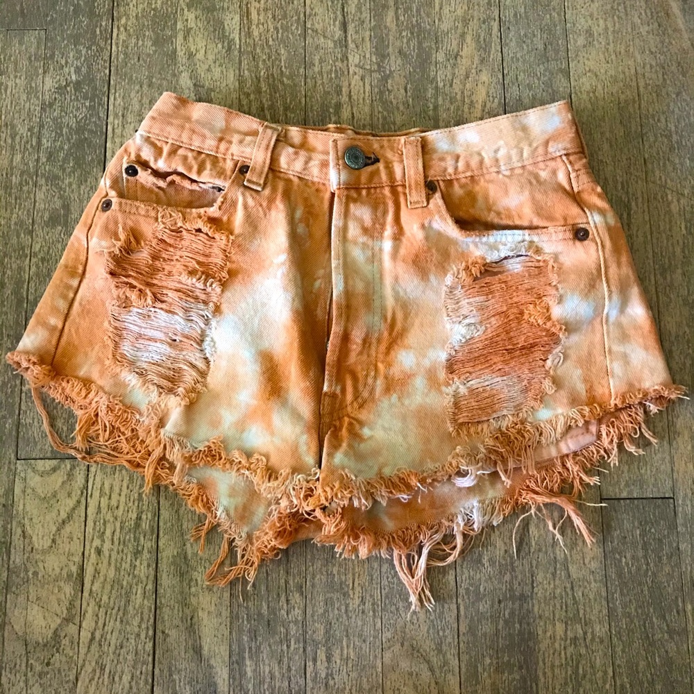 501 Levi’s Jean Cutoff Shorts